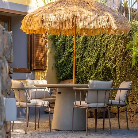 Ξενοδοχείο Quinta Do Furao Santana (Madeira)